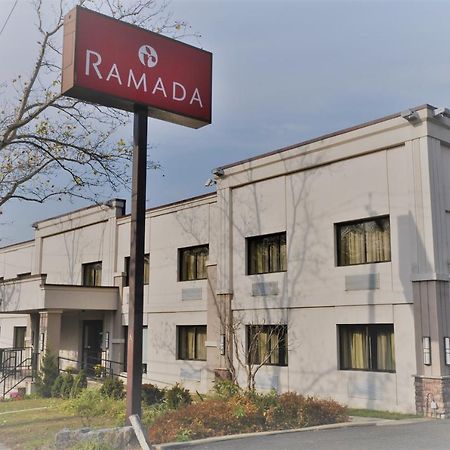 Ramada By Wyndham Staten Island Нью-Йорк Екстер'єр фото